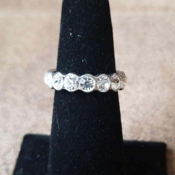 Jewelry - Rhinestone silver plated ring